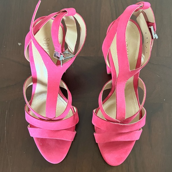 Schutz Hot Pink Heels - Picture 3 of 7